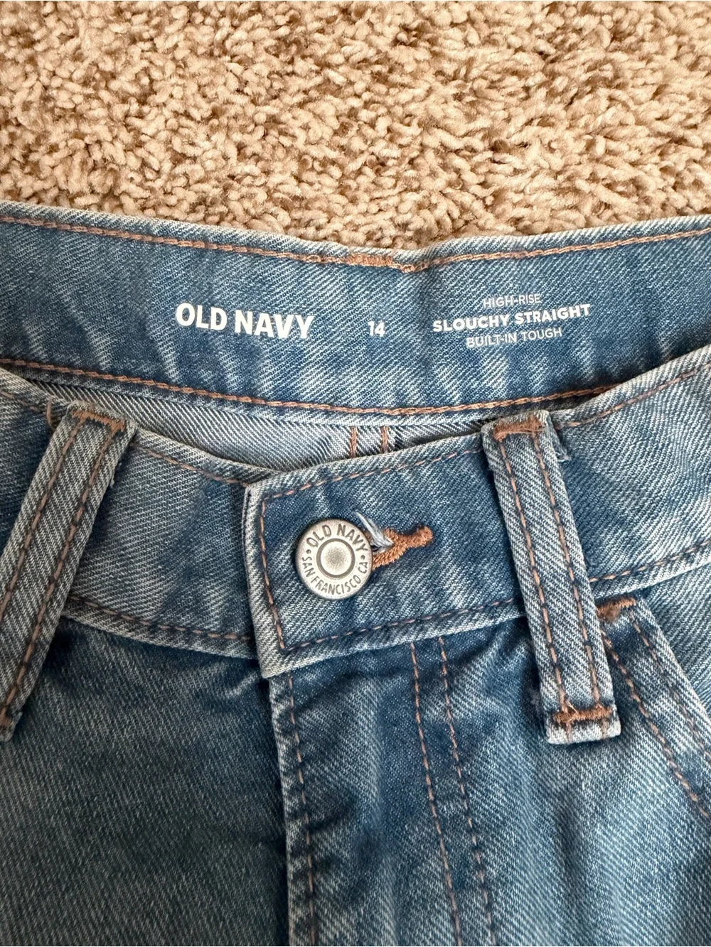 Old Navy High-Rise Straight Jeans in Medium Blue